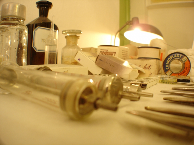 A háborús ellátás orvosi eszközei, műszerei (1944-1980)